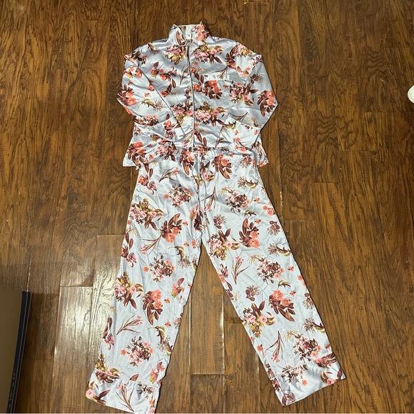 Victoria's Secret Other - Victoria's Secret Women's Sleep Pajama Matching Set Floral Lavender Blue Size M